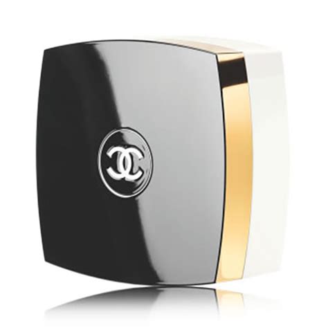 chanel no 5 loose powder review|chanel number 5 dusting powder.